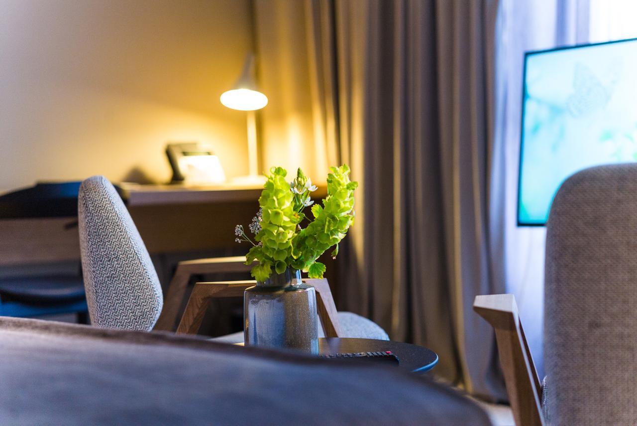 One Suite Hotel Mlini Bagian luar foto