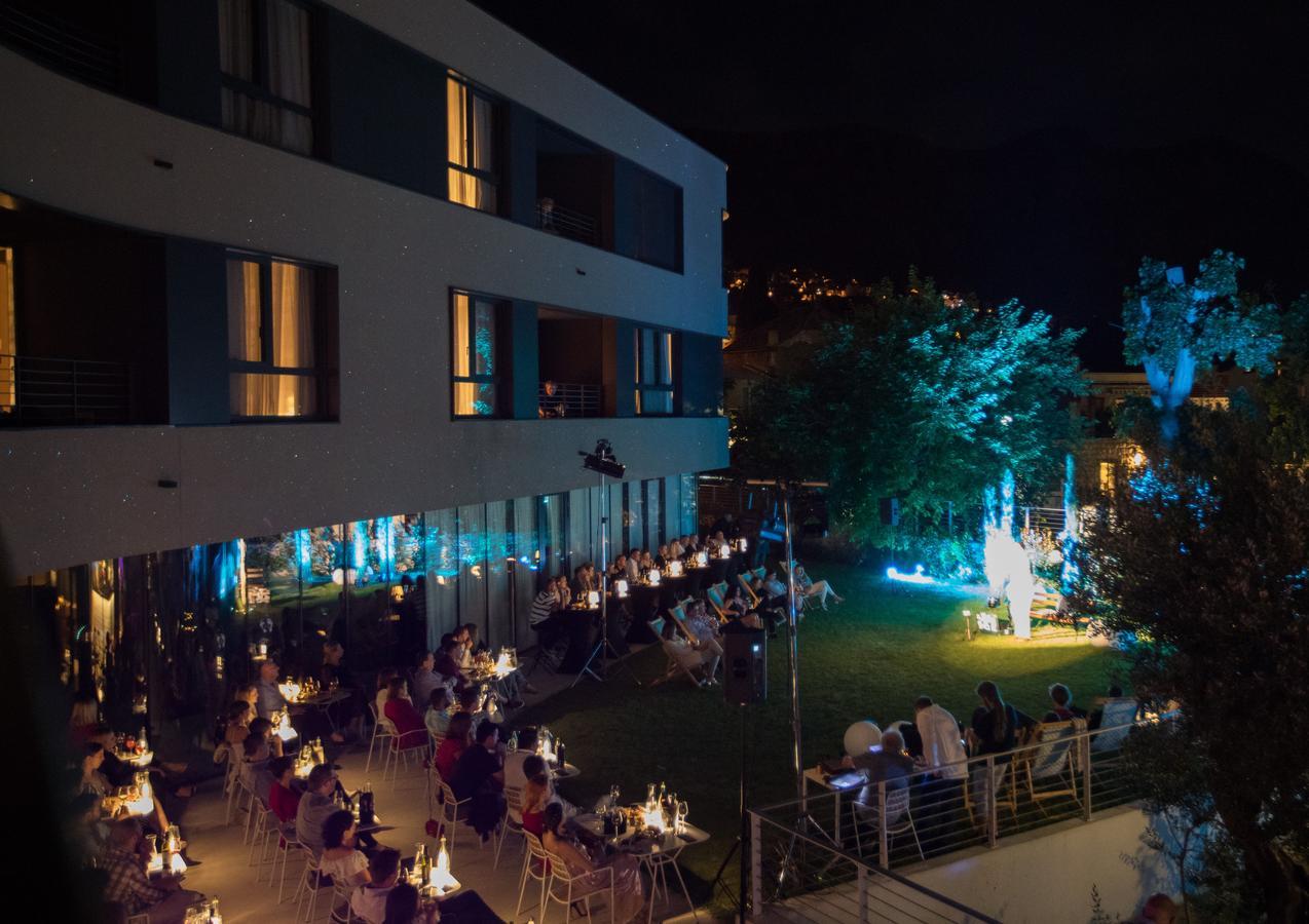One Suite Hotel Mlini Bagian luar foto